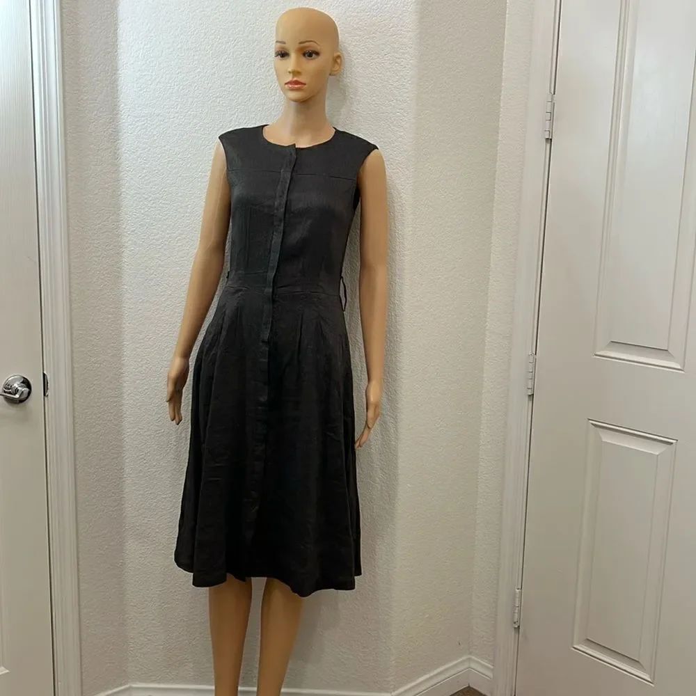 Zara Basic Dress Sz Medium Scoop Neck Short Sleeve Button Front Pockets Pleated